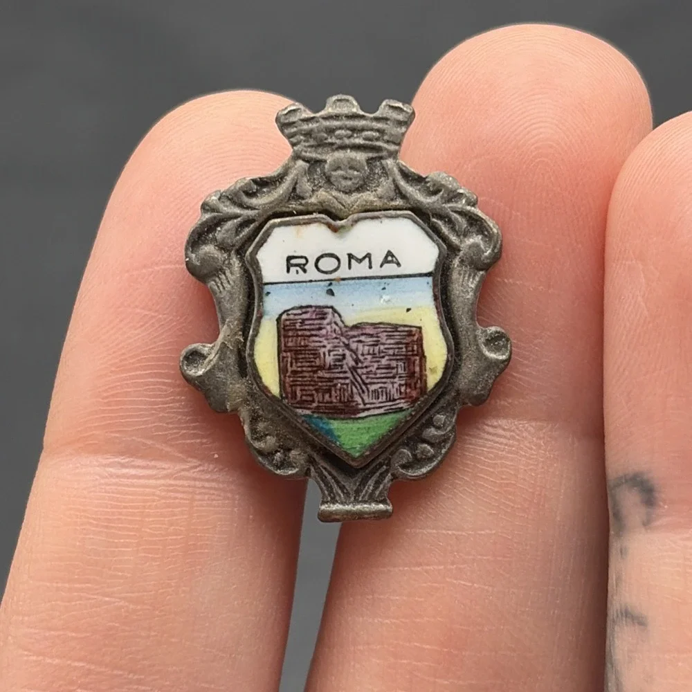 Vintage Roma Rome Italy Shield Crest European Country Europe Lapel‎ Hat Pin